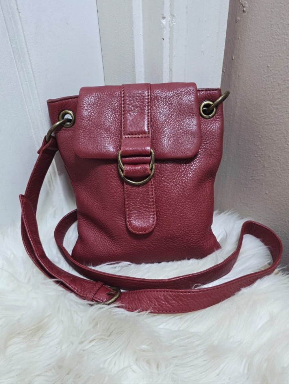 Harbour 2nd Vera leather Crossbody Shoulder Bag Purse in a Chili Red or Burgundy